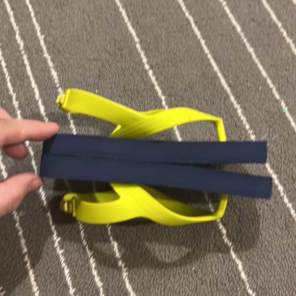 🦈 Old Navy Shark Flip Flops🦈 - Picture 3 of 4